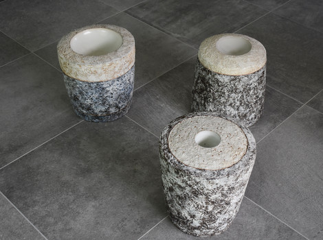 Westerwälder stoneware clay in salt firing: Vessel objects and art-in-architecture 